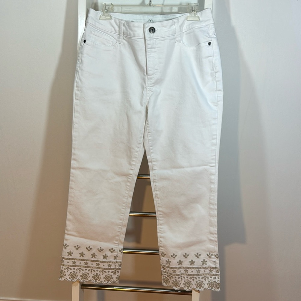 St. John’s Bay White Cotton Blend Embroidered Hem Capris